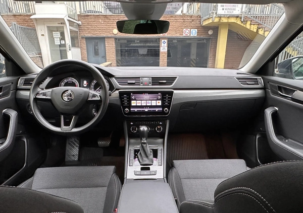Skoda Superb cena 89800 przebieg: 168500, rok produkcji 2020 z Pelplin małe 352